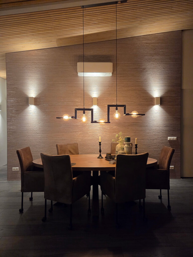 Glasweefsel behang professioneel geschilderd door LAAN Schilders & Behangers