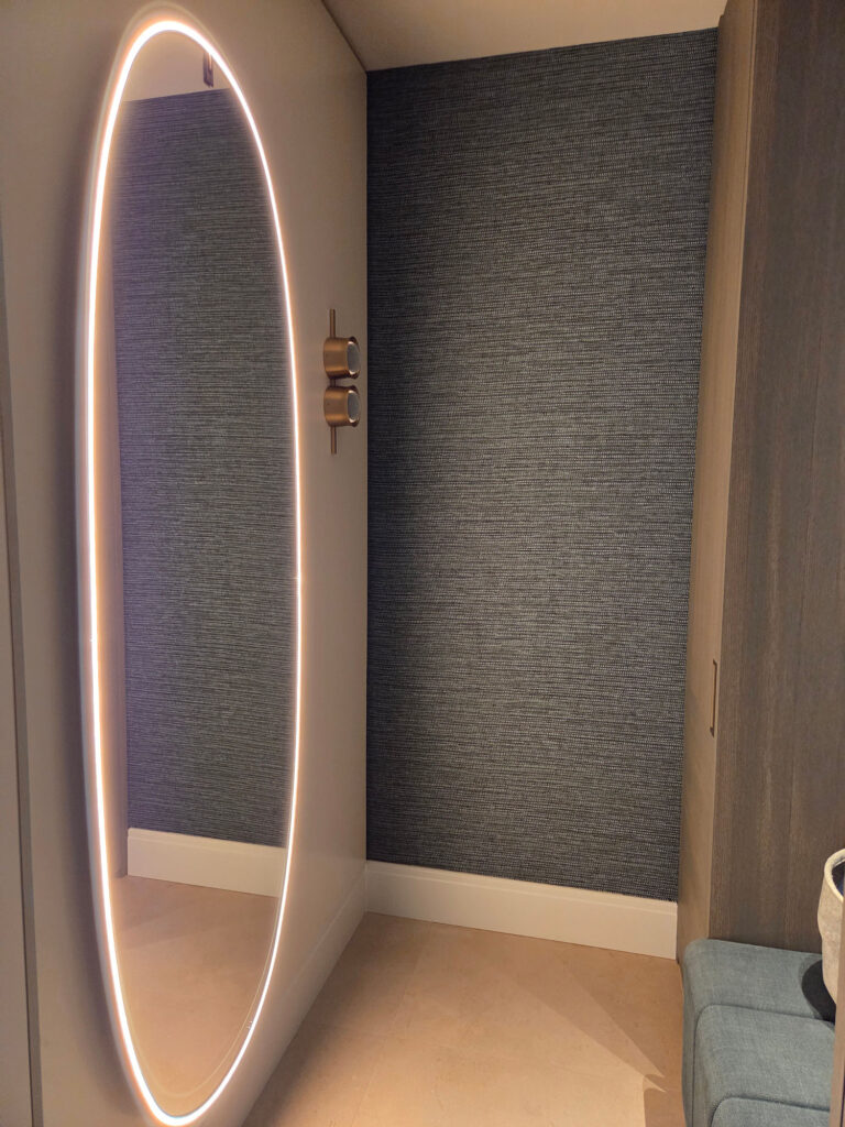 Laan Schilders & Behangers - Arte wall behang in de slaapkamer in Hoorn