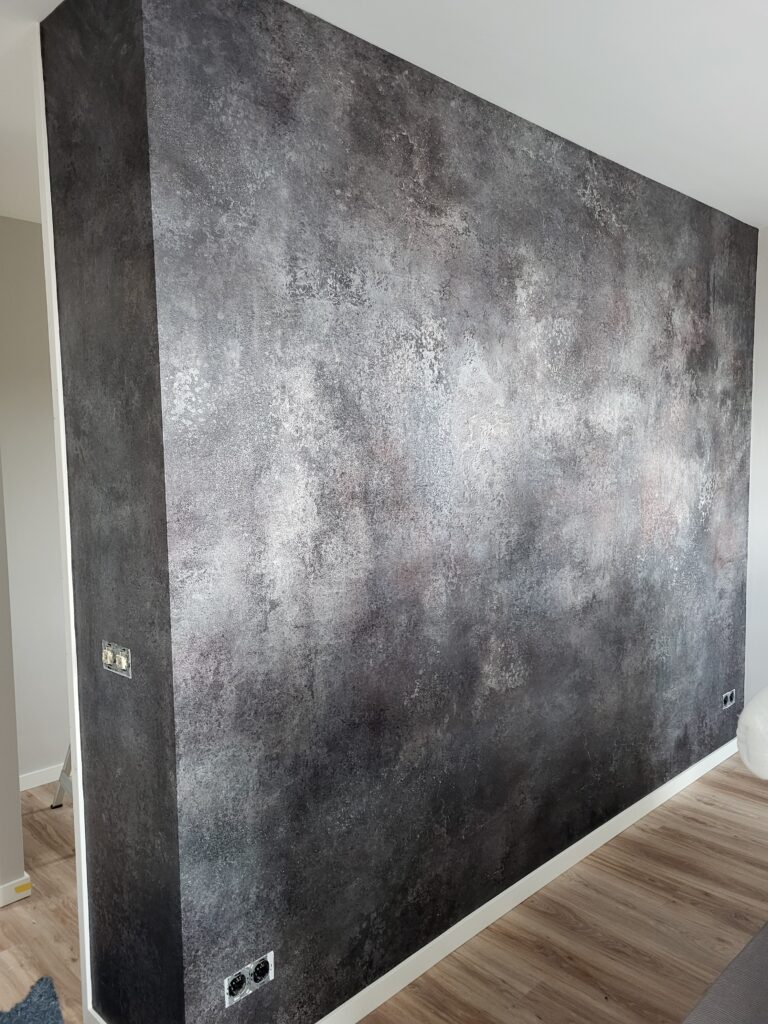 Net afgewerkt behangwerk in Hoorn woning